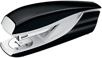 Cucitrice metallica Petrus 635 - Fino a 30 fogli - Dispositivo di rimozione punti integrato - Pinzatura chiusa aperta e inchiodata - Colore nero metallizzato