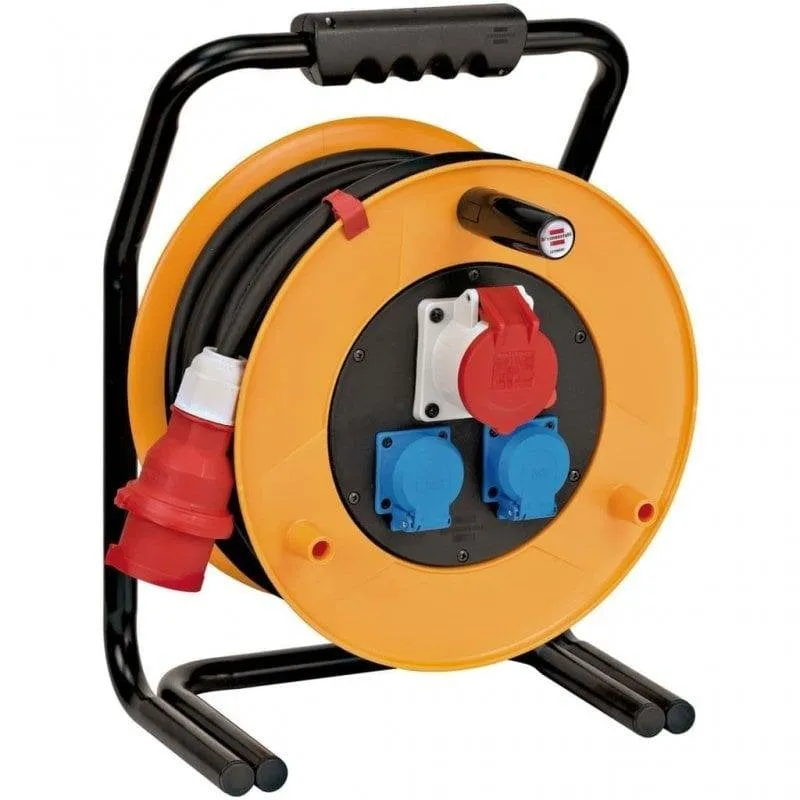 Multipresa Brennenstuhl Brobusta CEE 3 prese protezione surriscaldamento IP44 40 m