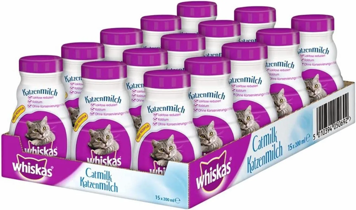 Whiskas Latte per Gatti a Partire da 6 Settimane, 15 Bottiglie, 15 x 200 ml, Delizioso Snack per Un Gatto Felice, Prodotto da lattosio e Facilmente digeribile, 3 l (Confezione da 1)